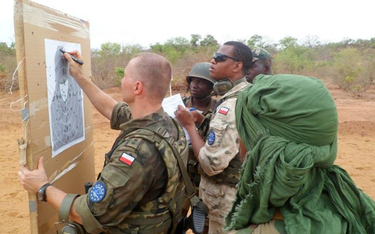 Oficerowie Polskiego Kontyngentu Wojskowego w Mali pełnili misję w tym kraju od marca 2013 r. do maj