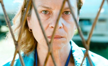Jasna Đuričić. Kadr z filmu "Quo vadis, Aida" w reż. Jasmili Žbanić nominowanego do Europejskiej Nag