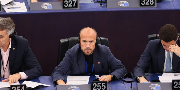 KO w Parlamencie Europejskim liczniejsza, ale słabsza merytorycznie