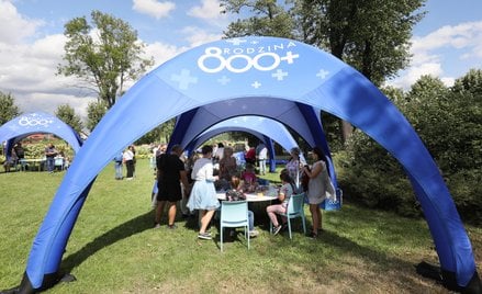 Piknik "promujący 800+"