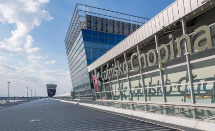Sondaż: Czy należy zamknąć lotnisko Chopina w Warszawie
