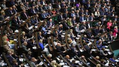 Pięć partii w Sejmie. PSL i Polska 2050 poza parlamentem