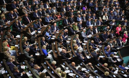 Pięć partii w Sejmie. PSL i Polska 2050 poza parlamentem