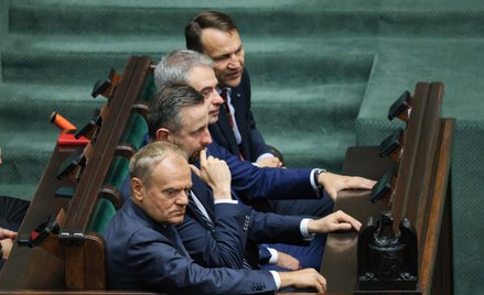 Donald Tusk i trzej wicepremierzy w rządowych ławach