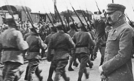 Znając Rosję i bolszewików, Józef Piłsudski był świadomy, że wojna jest nieunikniona. Należało więc 