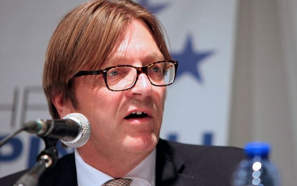 Verhofstadt krytykuje Tuska. "Obudź się"