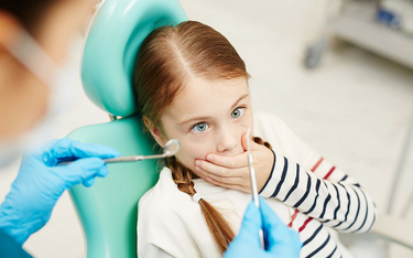 Ustawa o zdrowiu uczniów: przepełnione szkoły nie zmieszczą gabinetów stomatologicznych
