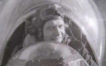 Jan (na zdjęciu górnym) i Maksymilian Lewandowscy walczyli w szeregach dywizjonu 307 Polskich Sił Po