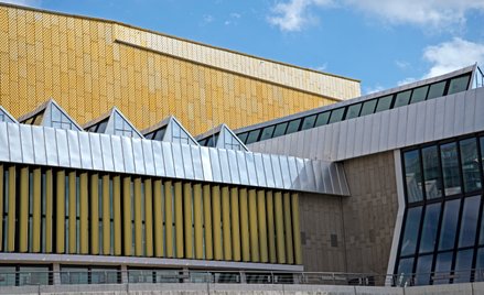 Między innymi w Staatsbibliothek w Berlinie znajduje się rękopis hymnu „Gaude Mater Polonia” oraz rę