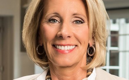 Sekretarzem ds. edukacji w nowej administracji będzie miliarderka Betsy DeVos, współzałożycielka fir