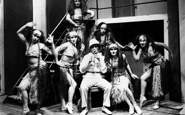 Scena z przedstawienia „Broadway” w Teatrze Wielkim we Lwowie. 1929 r.