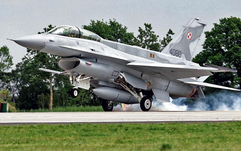 W bazie w Krzesinach stacjonuje 36 z 48 polskich F-16. Na zdjęciu podczas ćwiczeń w maju 2007 roku