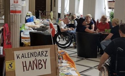 Hartwich: Niepełnosprawni nie mogą być bardziej upokarzani