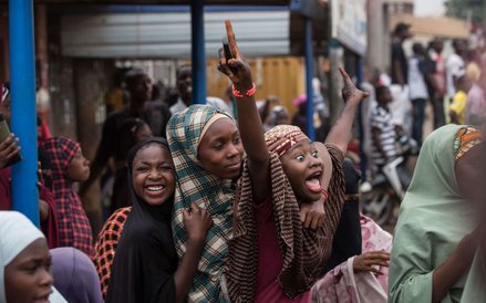 31 marca, Nigeria. Zwolennicy Mohammadu Buhariego cieszą się na wieść o wygranej swojego kandydata. 