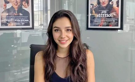 Tilly Norwood narodziła się w domu produkcyjnym AIParticle6 i jego studiu talentów Xicoia. Została w