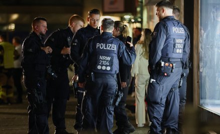 Policja przesluchuje świadków wydarzenia