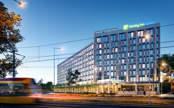 W środku znajdzie się restauracja z barem, siłownia, jacuzzi z widokiem na Warszawę oraz rowery i hu