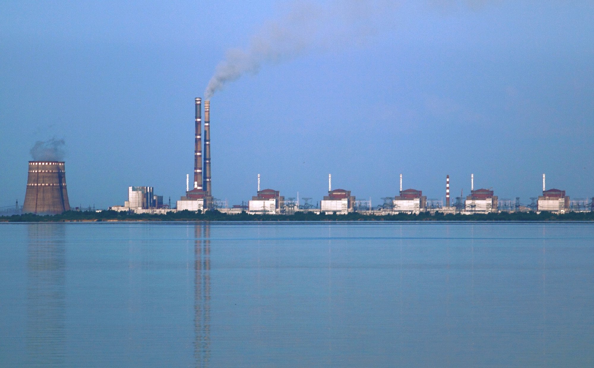 Krytyczna sytuacja w Zaporożu. Elektrownia jądrowa działa na generatorach