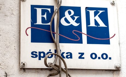 Spółka Izdebskiego wzięła od resortu zdrowia 154 mln zł zaliczki na zakup respiratorów. Nigdy ich ni