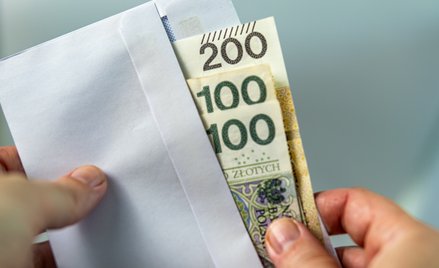 ZUS nie chce wypłacać emerytur w gotówce. Jest decyzja ministerstwa