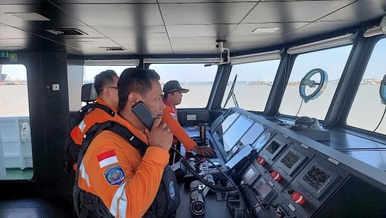 Indonezyjskie służby szukają pasażerów promu