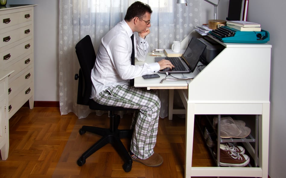 Szef może skontrolować, jak pracownik świadczy pracę zdalną w swoim domu