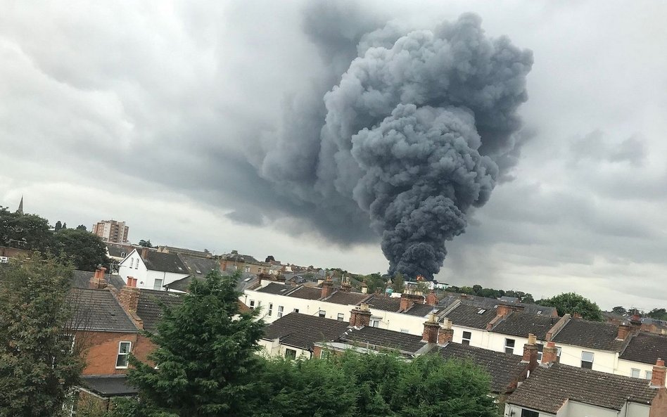 Potężny wybuch w zakładach przemysłowych w Leamington Spa