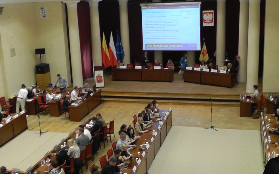 Radni Koalicji Obywatelskiej przegłosowali wniosek o przerwę złożony przez przewodniczącego ich klub