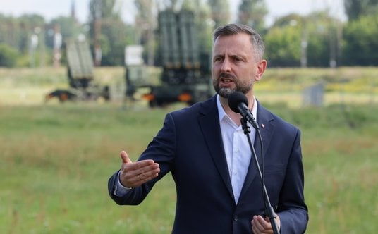 Wicepremier, minister obrony narodowej Władysław Kosiniak-Kamysz podczas konferencji prasowej na pło