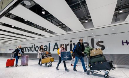 Myślących o powrocie do kraju emigrantów zarobkowych rząd kusi ulgami podatkowymi