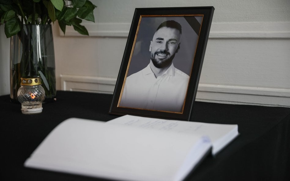 Księga kondolencyjna posła Lewicy Łukasza Litewki w Sejmie