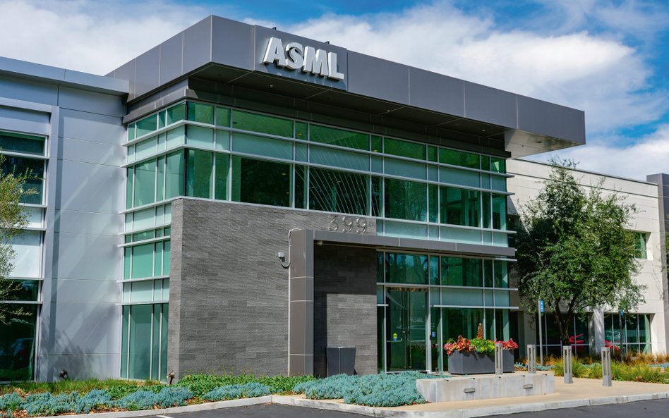 Ze względu na trwającą wojnę technologiczną między Stanami Zjednoczonymi a Chinami przez zakład ASML