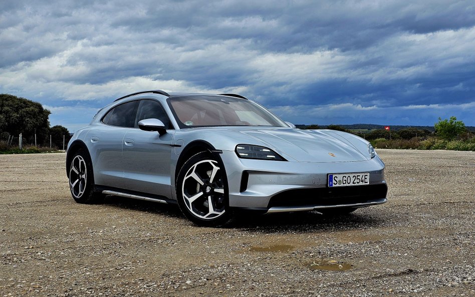 Podróż Porsche Taycan Cross Turismo 4S przez pół Europy