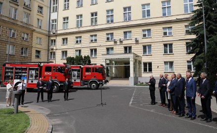 MSWiA rozda kolejne wozy strażackie po drugiej turze wyborów