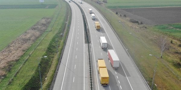 Mali i duzi przewoźnicy nie kupują samochodów