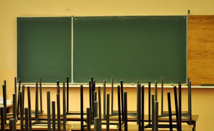 Po wykryciu jednego przypadku SARS-CoV-2 zarządzono tydzień nauki zdalnej