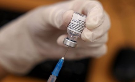 FT: Pfizer i Moderna podnoszą UE ceny szczepionek na COVID-19