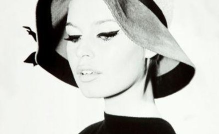 Brigitte Bardot w kapeluszu; JeanBarthet; fot. z kolekcji Grace Radziwiłł, repr. DESA Unicum.