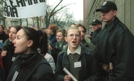 Studenci protestujacy Przed Ministerstwem Edukacji Narodowej