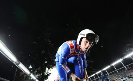 Piotr Żyła jest zagubiony, ale i tak wśród Polaków skacze najdalej