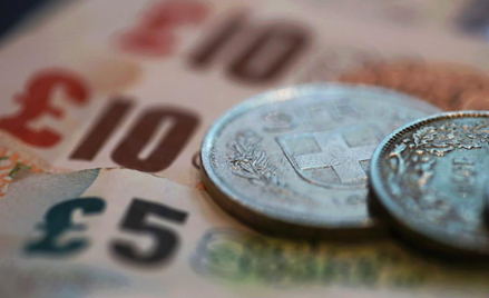 Dolar dobrze zaczął tydzień