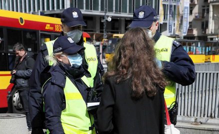 W ciągu minionych dwóch miesięcy policjanci nałożyli ok. 20 tys. mandatów za łamanie wprowadzonych p