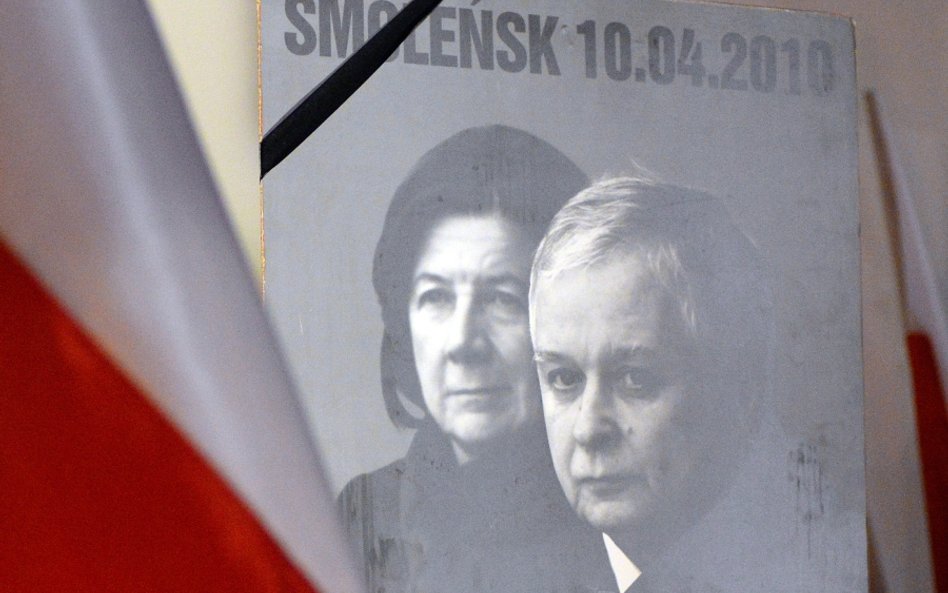 Sondaż: Polacy nie chcą już miesięcznic smoleńskich