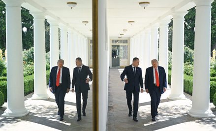 Karol Nawrocki i Donald Trump w drodze do Gabinetu Owalnego, 3 września 2025 r. Marzenia prawicy o s