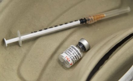 Dwa poronienia po szczepieniu Pfizerem. Eksperci: Bez związku