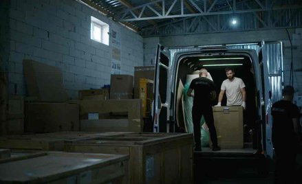 Kadr z filmu dokumentalnego "War on Art" Andrzeja Miękusa