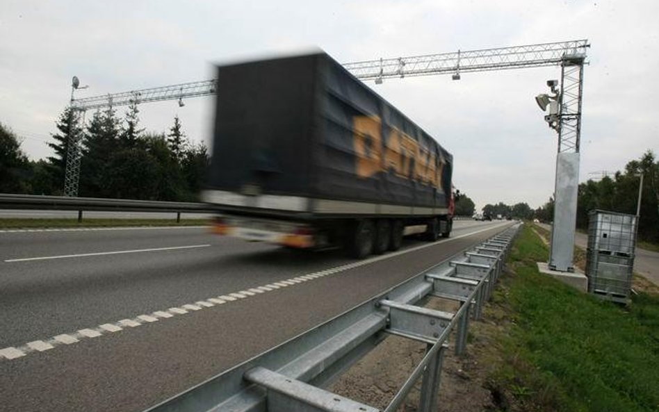 Stawka za kilometr trasy w systemie e-myta jest taka sama dla busa jak dla dużego autokaru