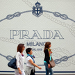 Prada liczy koszty