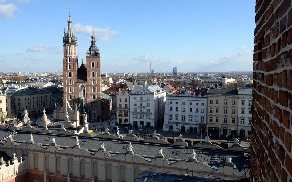 W Krakowie trwa montaż specjalnego, inteligentnego oświetlenia, którego intensywność będzie dostosow