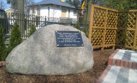 Pomnik ofiar katastrofy smoleńskiej stanął w Otwocku